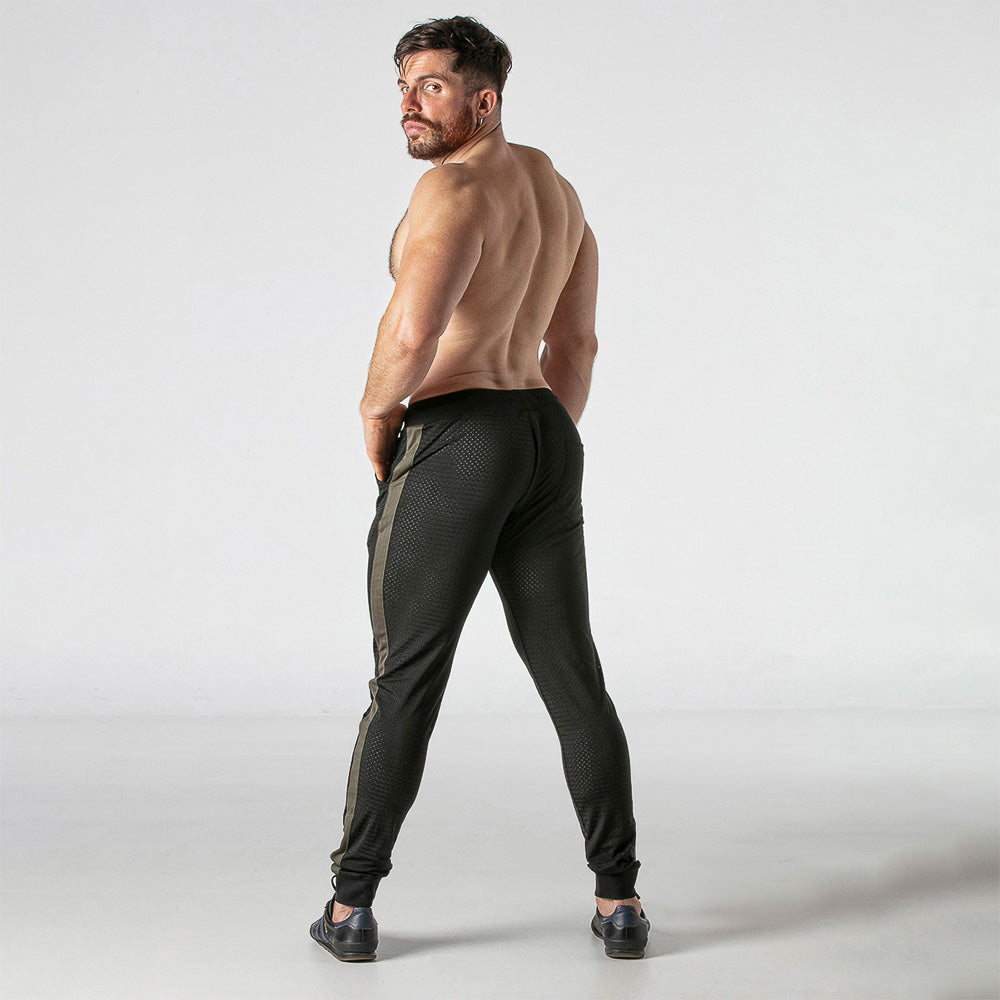 LOOK AT JOGGER